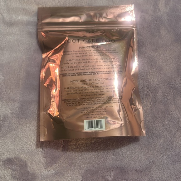 lulu Almond Vanilla Foot Care Duo - foot cream and pumice stone - Picture 2 of 2